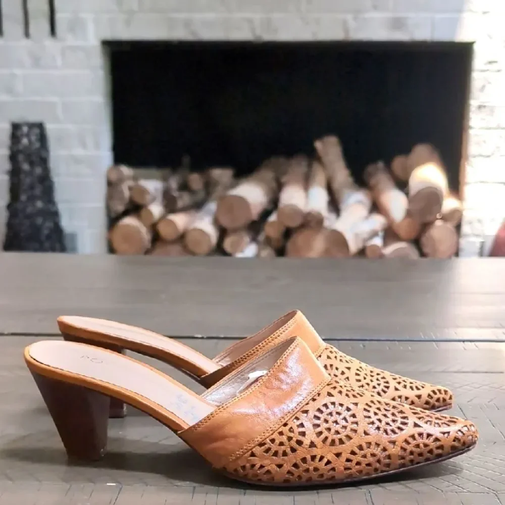 Pollini Leather Laser Cut Tan Leather Heeled Pointer Mules Sz 37